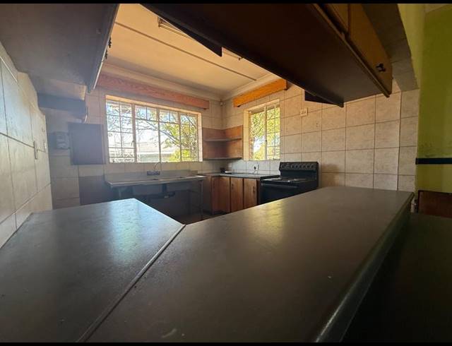 7 BEDROOM HOUSE FOR SALE IN VANDERBIJLPARK CW 6